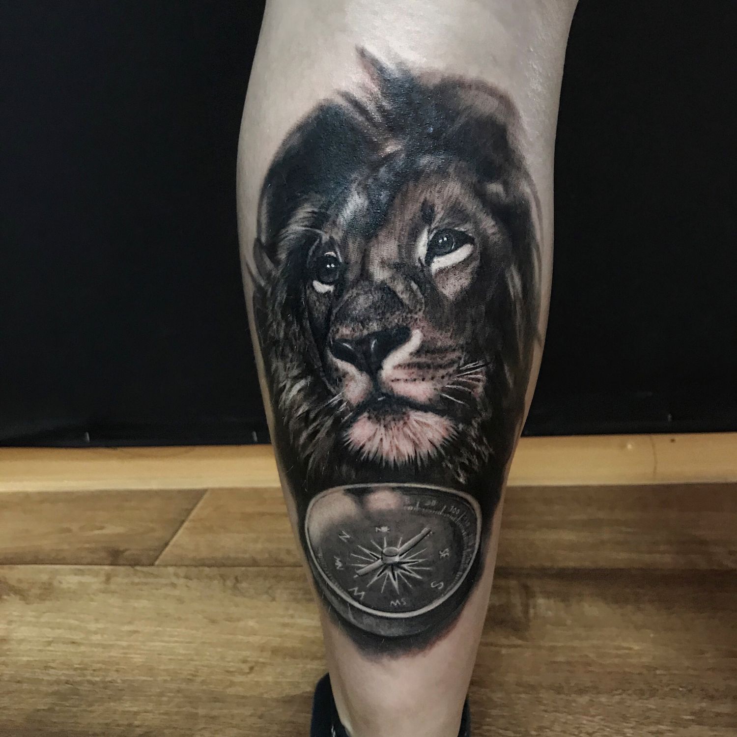 Állat tetoválás, Fekete fehér tetoválás, Realisztikus tetoválás, Vádli tetoválás