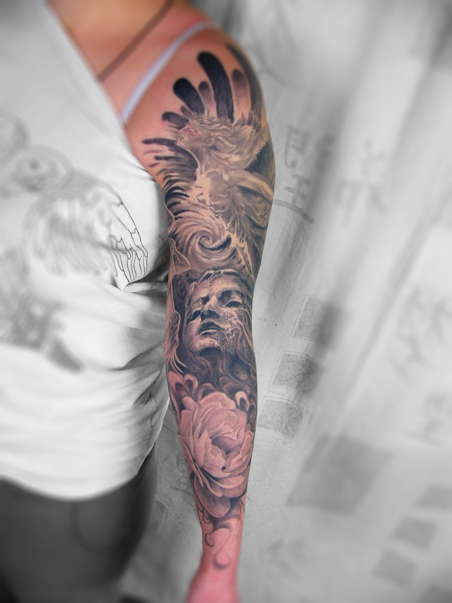 Alkar tetoválás, Angyal tetoválás, Fekete fehér tetoválás, Felkar tetoválás, Realisztikus tetoválás, Teljes kar tetoválás