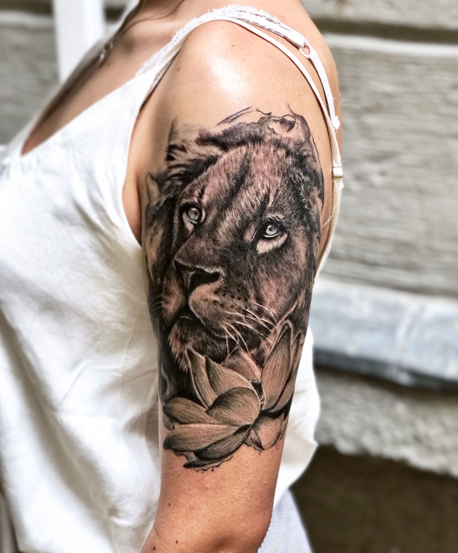 Állat tetoválás, Fekete fehér tetoválás, Felkar tetoválás, Portré tetoválás, Realisztikus tetoválás