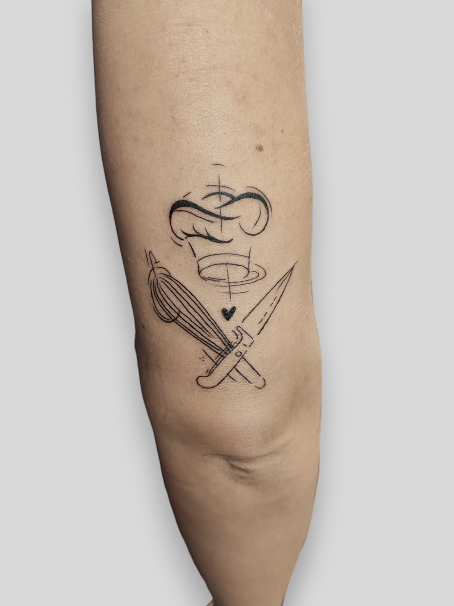 Fekete fehér tetoválás, Felkar tetoválás, Tetoválás minta