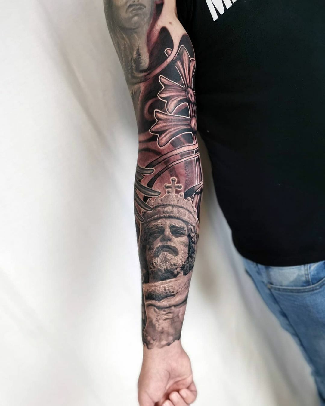 Realisztikus tetoválás, Szimbólumok, Teljes kar tetoválás
