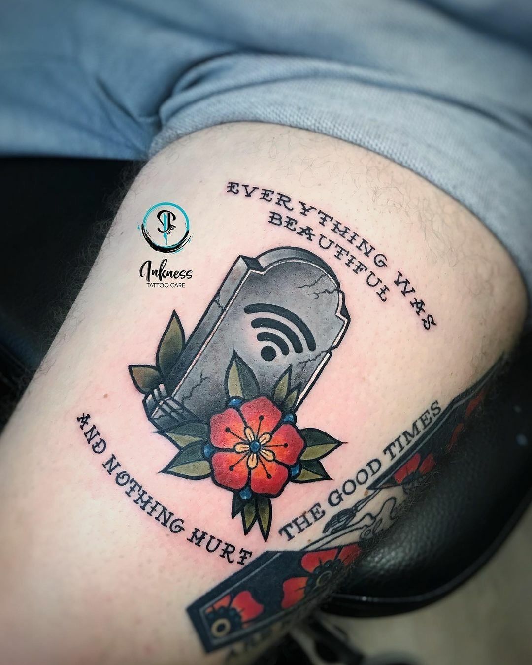 Comb tetoválás, Fantázia tetoválás, Színes tetoválás, Virág tetoválás