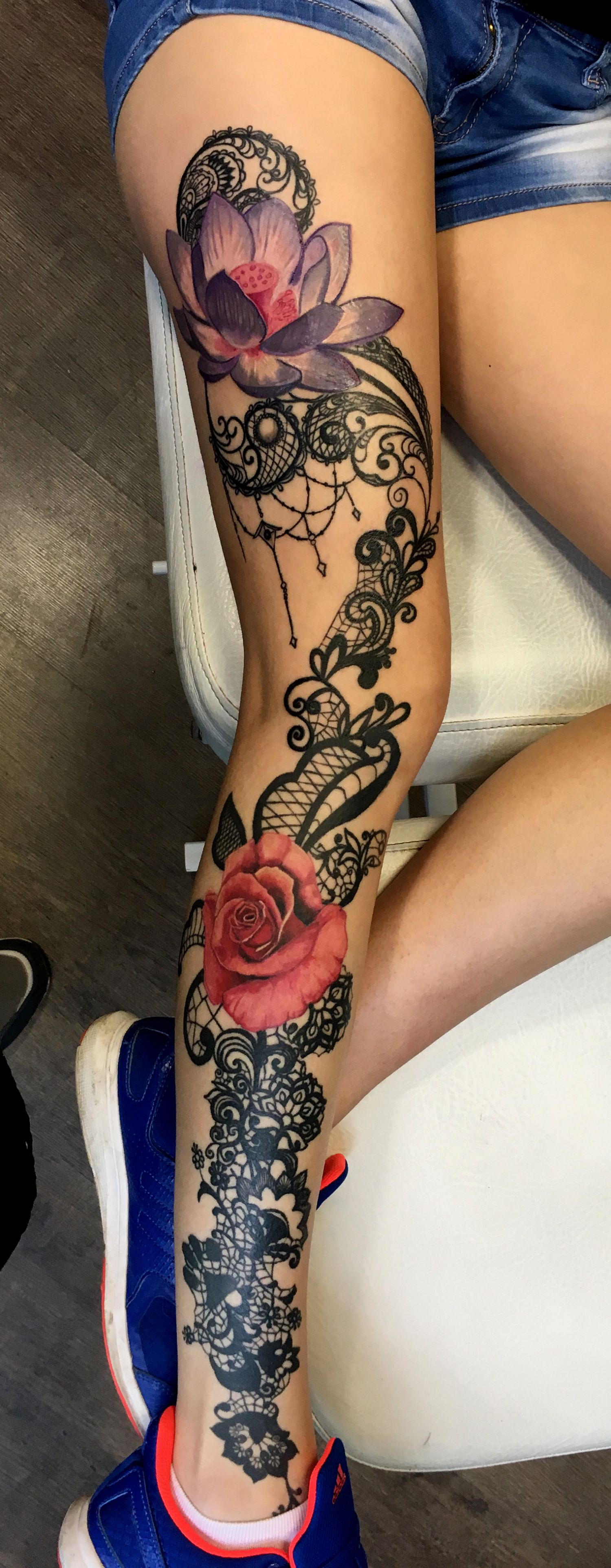 Comb tetoválás, Fantázia tetoválás, Vádli tetoválás, Virág tetoválás