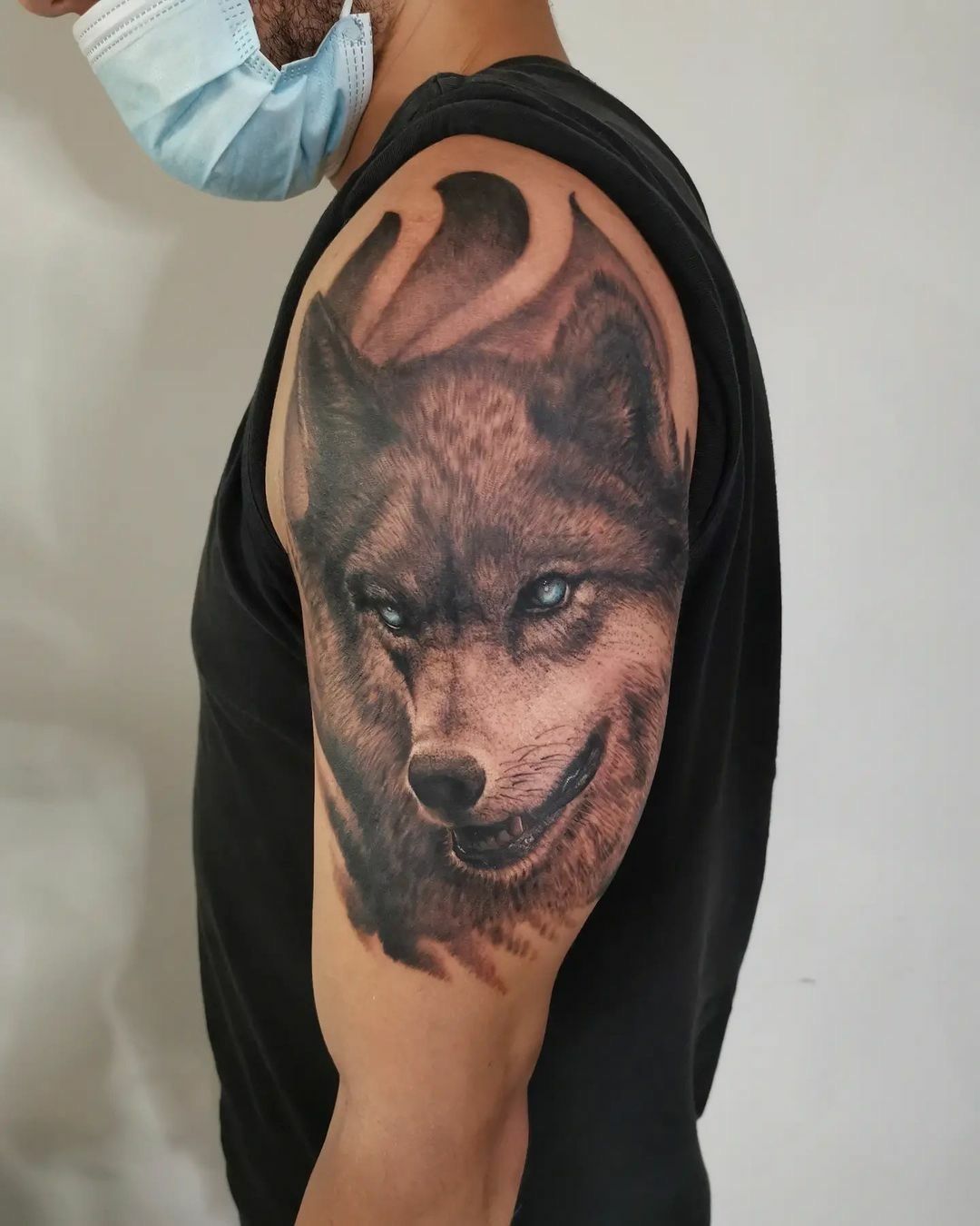 Állat tetoválás, Fekete fehér tetoválás, Felkar tetoválás, Realisztikus tetoválás, Váll tetoválás