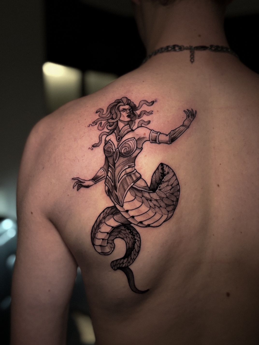 Fantázia tetoválás, Fekete fehér tetoválás, Hát tetoválás, Szimbólumok