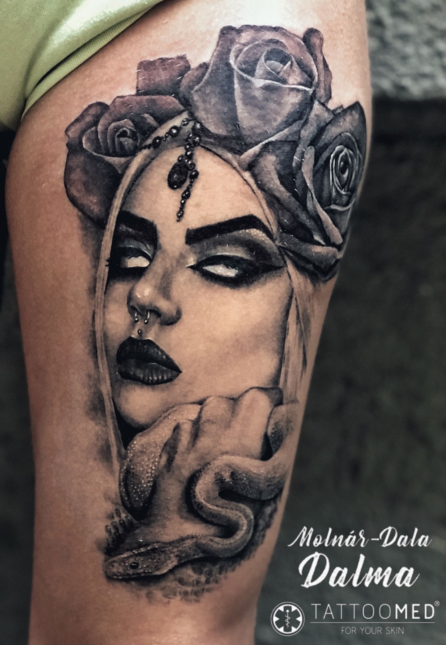 Comb tetoválás, Fantázia tetoválás, Fekete fehér tetoválás, Portré tetoválás, Realisztikus tetoválás, Virág tetoválás