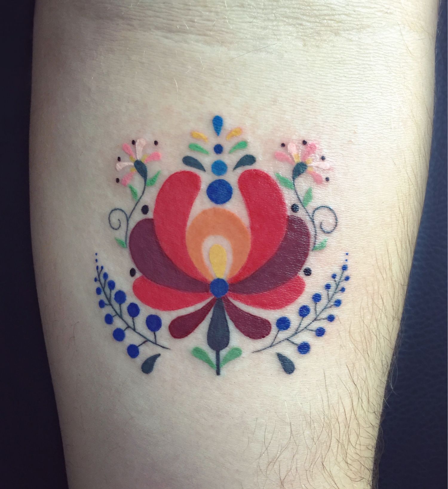Alkar tetoválás, Realisztikus tetoválás, Színes tetoválás, Virág tetoválás