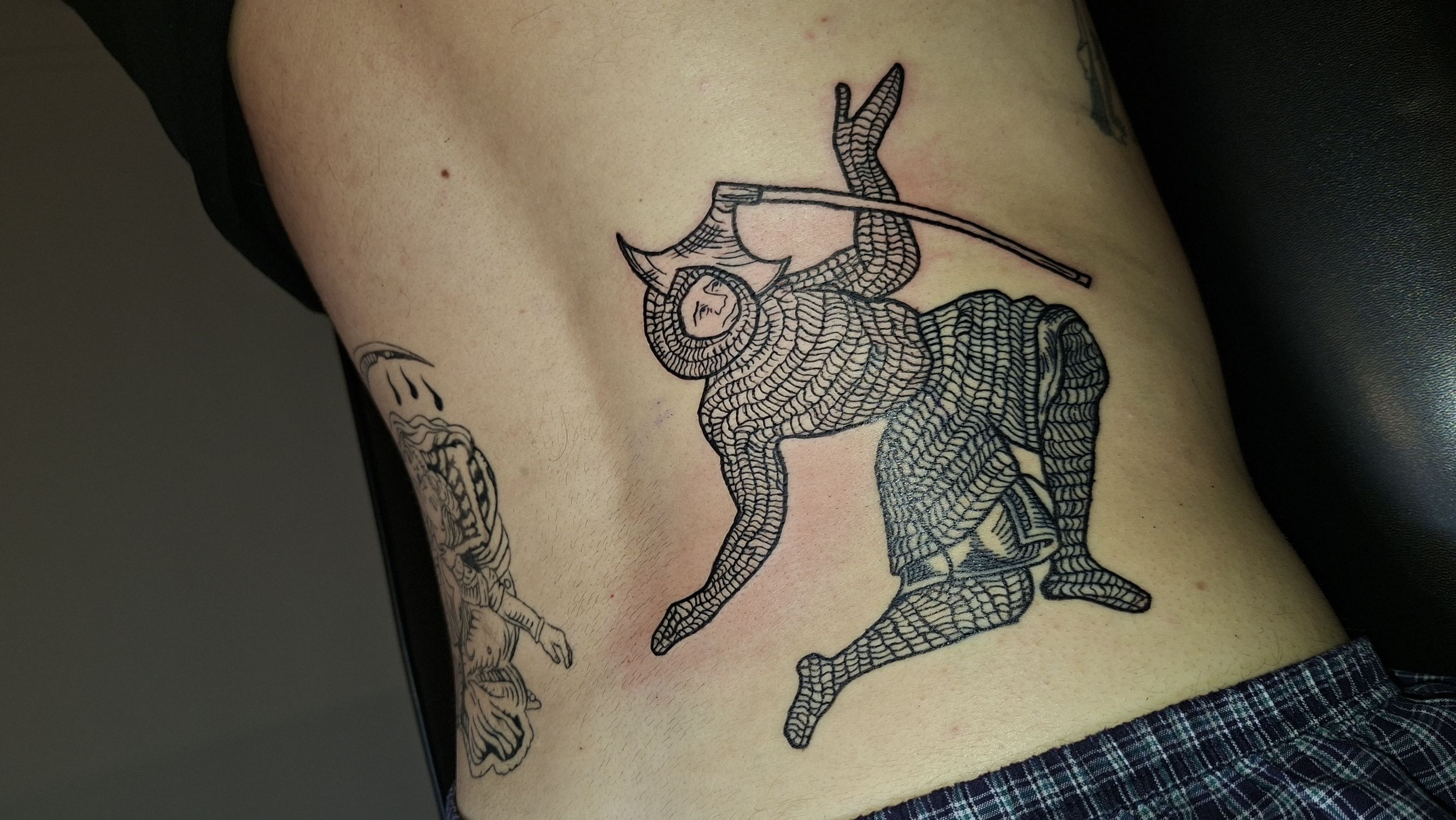 Fantázia tetoválás, Fekete fehér tetoválás, Hát tetoválás, Szimbólumok